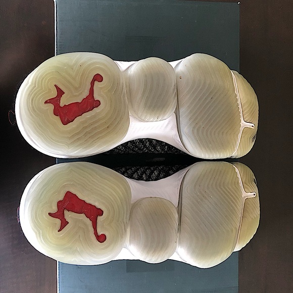 Nike Lebron 16s “Oreos”. Size 8 1/2US - Picture 5 of 9